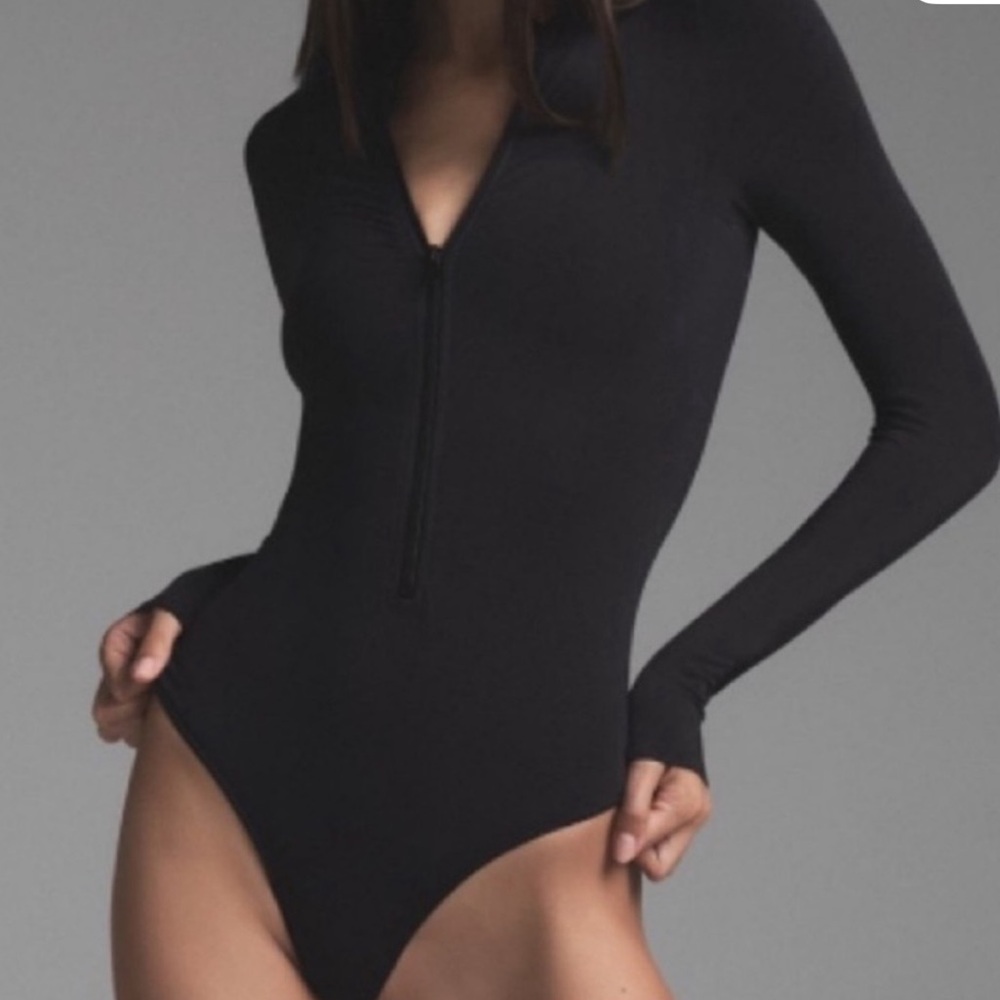 SKIMS Black Zip front Eclipse Long Sleeve Bodysuit small